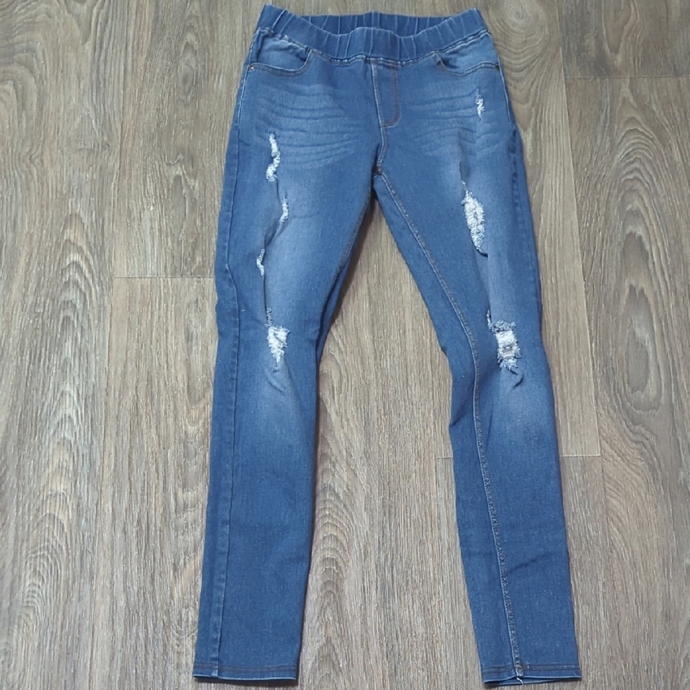 ❤️5/$25 Stylish Blue Distressed Women Jeans
